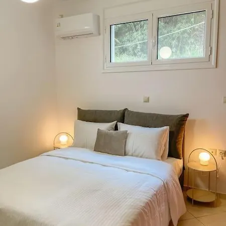 Afroditi's Superb View 伊西翁